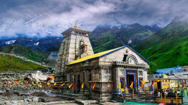 Kedarnath Günlükleri: Güzellik ve Bağlılık