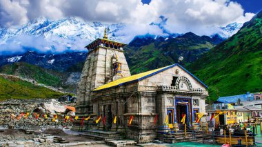 Kedarnath Günlükleri: Güzellik ve Bağlılık