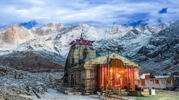 Kedarnath Günlükleri: Güzellik ve Bağlılık