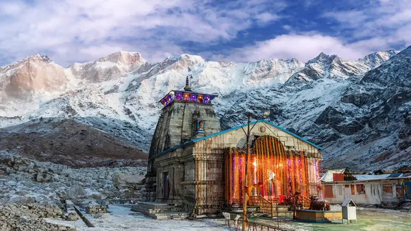 Kedarnath Günlükleri: Güzellik ve Bağlılık