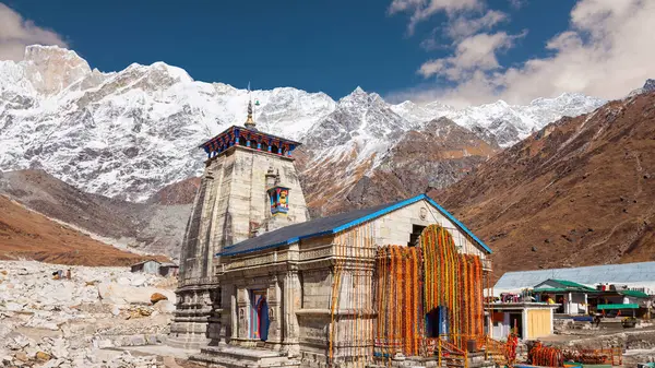 Kedarnath Günlükleri: Güzellik ve Bağlılık