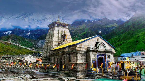 Kedarnath Günlükleri: Güzellik ve Bağlılık