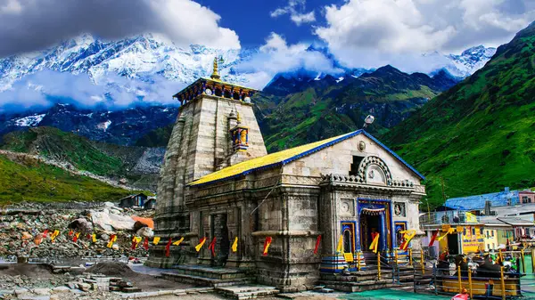 Kedarnath Günlükleri: Güzellik ve Bağlılık