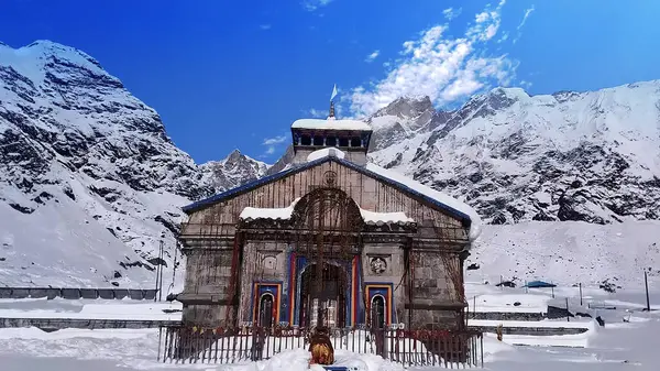 Kedarnath Günlükleri: Güzellik ve Bağlılık