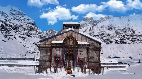 Kedarnath Günlükleri: Güzellik ve Bağlılık