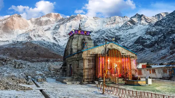 Kedarnath Günlükleri: Güzellik ve Bağlılık