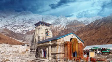 Kedarnath Günlükleri: Güzellik ve Bağlılık