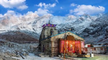 Kedarnath Günlükleri: Güzellik ve Bağlılık