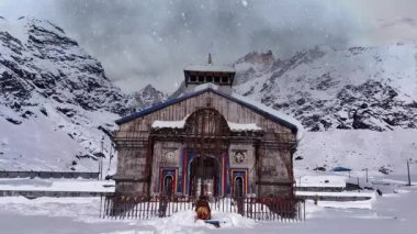 Kedarnath Günlükleri: Güzellik ve Bağlılık