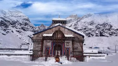 Kedarnath Günlükleri: Güzellik ve Bağlılık