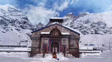 Kedarnath Günlükleri: Güzellik ve Bağlılık