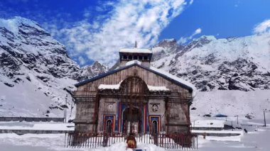 Kedarnath Günlükleri: Güzellik ve Bağlılık