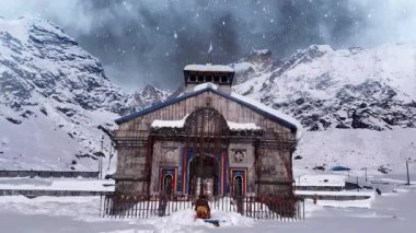 Kedarnath Günlükleri: Güzellik ve Bağlılık