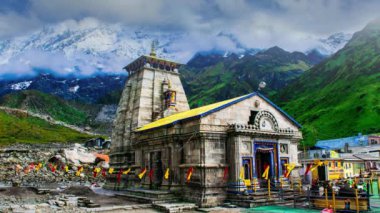 Kedarnath Günlükleri: Güzellik ve Bağlılık