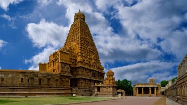 Thanjavur büyük tapınağı: Bir Chola Başyapıtı