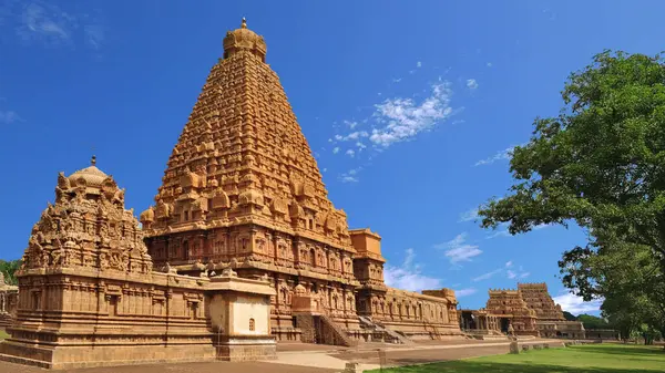 Thanjavur büyük tapınağı: Bir Chola Başyapıtı