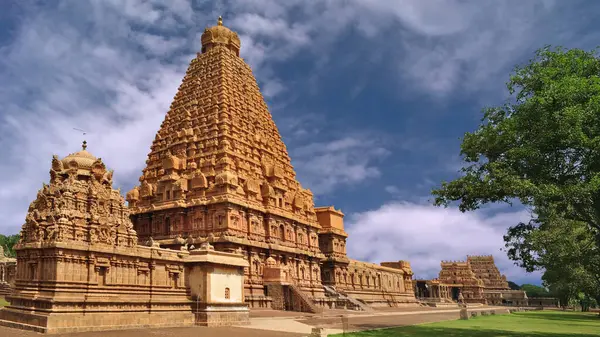 Thanjavur büyük tapınağı: Bir Chola Başyapıtı