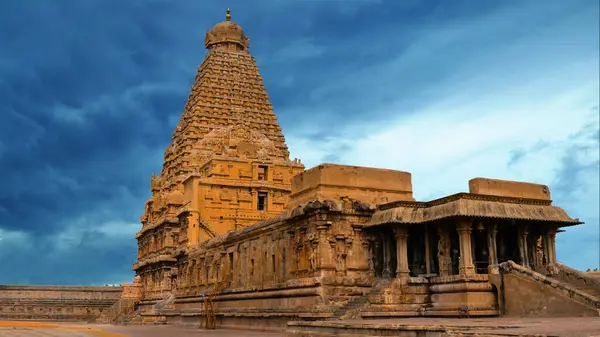 Thanjavur büyük tapınağı: Bir Chola Başyapıtı