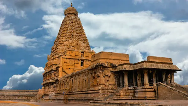 Thanjavur büyük tapınağı: Bir Chola Başyapıtı