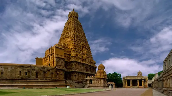 Thanjavur büyük tapınağı: Bir Chola Başyapıtı