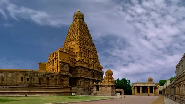 Thanjavur büyük tapınağı: Bir Chola Başyapıtı