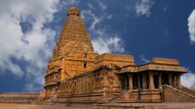 Thanjavur Büyük Tapınağı: Bir Chola Başyapıtı