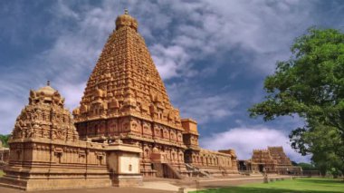 Thanjavur Büyük Tapınağı: Bir Chola Başyapıtı