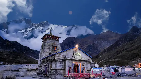 Kedarnath, Uttarakhand Hindistan Güzellik ve Bağlılık