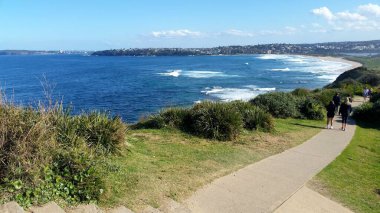 Dee Neden Sidney, Avustralya 'da kumsal