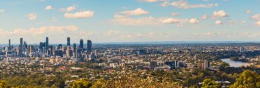 Brisbane, Avustralya 'da Coo-tha Dağı gözcülük yapıyor.