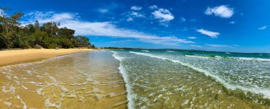 Breakwater, Noosa, Queensland, Avustralya 'daki Main Beach.