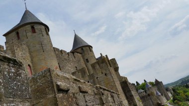 Fransa 'nın Carcassonne şehrinin Kalesi ve Surları