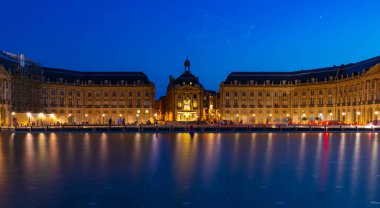 Bordeaux 'daki Miroir d' eau Fransa 'nın Gironde bölgesinde yer almaktadır.