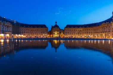 Bordeaux 'daki Miroir d' eau Fransa 'nın Gironde bölgesinde yer almaktadır.