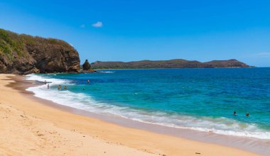 Bourail, New Caledonia 'da La Roche percee