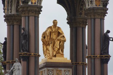 Charles Köprüsü Kralı 'nın heykeli.