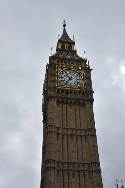 Londra 'daki büyük Ben Saati.