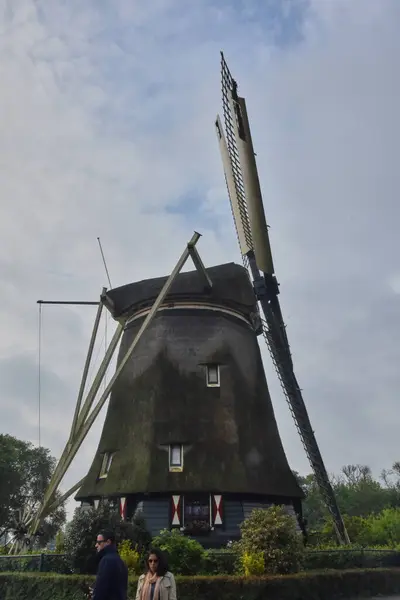 Hollanda 'da yel değirmeni.