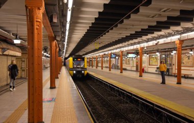 Kolonide mezarlık haçı