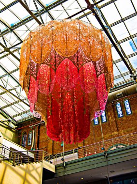 Kolonide mezarlık haçı