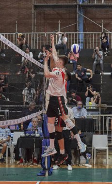 Buenos Aires Arjantin: 02 / 07 / 2022: Buenos Aires şehir kulübünde düzenlenen Metropolitan voleybol turnuvası