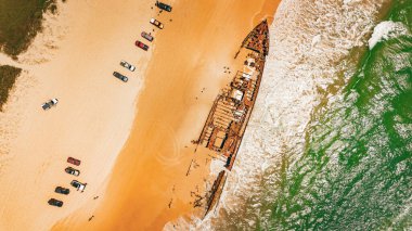 K 'gari' nin nefes kesici Drone Görüntüsü (Fraser Adası): Avustralya 'nın Yukarıdan Gelen Doğal Cennet. Batık 