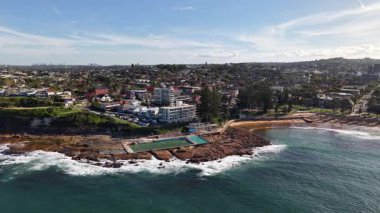 Okyanus manzaralı Sydney banliyöleri, Dee Why, Northern Beaches, NSW, Avustralya. Deniz kıyısının güzel manzarası