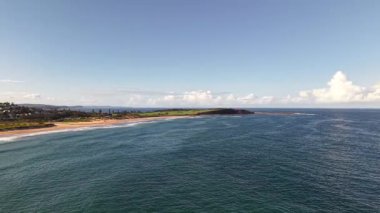 Okyanus manzaralı Sydney banliyöleri, Dee Why, Northern Beaches, NSW, Avustralya. Deniz kıyısının güzel manzarası