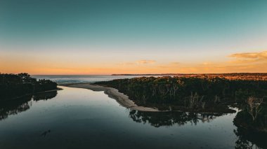 Berrara, Jervis Bay, NSW, Avustralya 'nın nefes kesici hava aracı fotoğrafları. El değmemiş plajlar, okyanus manzarası ve bereketli kıyı ormanları