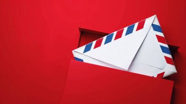 Kırmızı arkaplanlı bir zarf, arka plan afiş kartı posteri için Dünya sonrası konsept şablonu. dünya post day konsepti