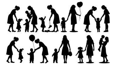 Beyaz arka planda çocukları olan bir grup anne silueti. Kadın ve çocuk siluetleri.