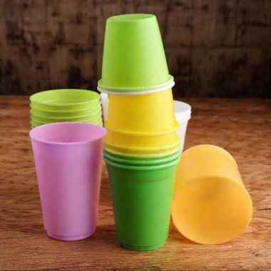 10 mismatched plastic cups clipart