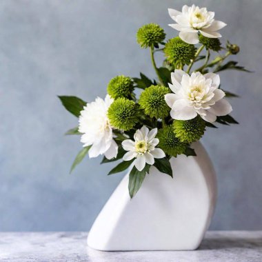 Create images of modern bridesmaids' bouquets.   The bouquets should feature sleek and sophisticated designs. Use a contemporary color palette that includes shades of white, blush, and green. Incorporate a mix of flowers such as peonies, roses, and clipart