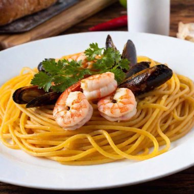 spaghetti with shrimps, garlic, lemon, parsley, garlic, lemon and parsley clipart